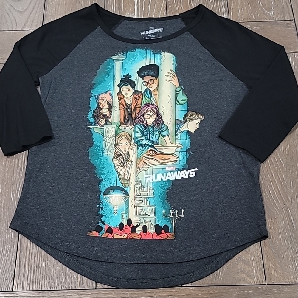 Marvel Runaways A Hulu Original by Her Universe Raglan TShirt Size S - Picture 2 of 8